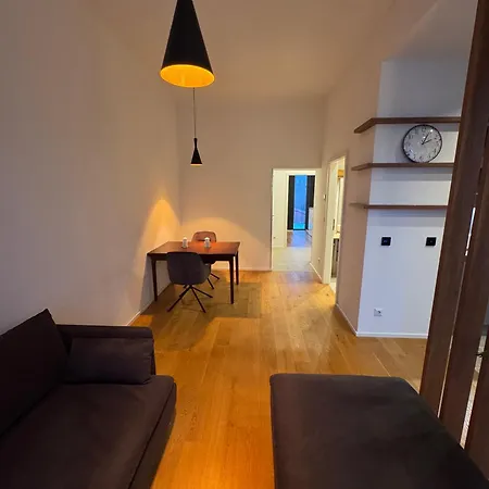 Zeitgeist & Tradition By Jr Appartement